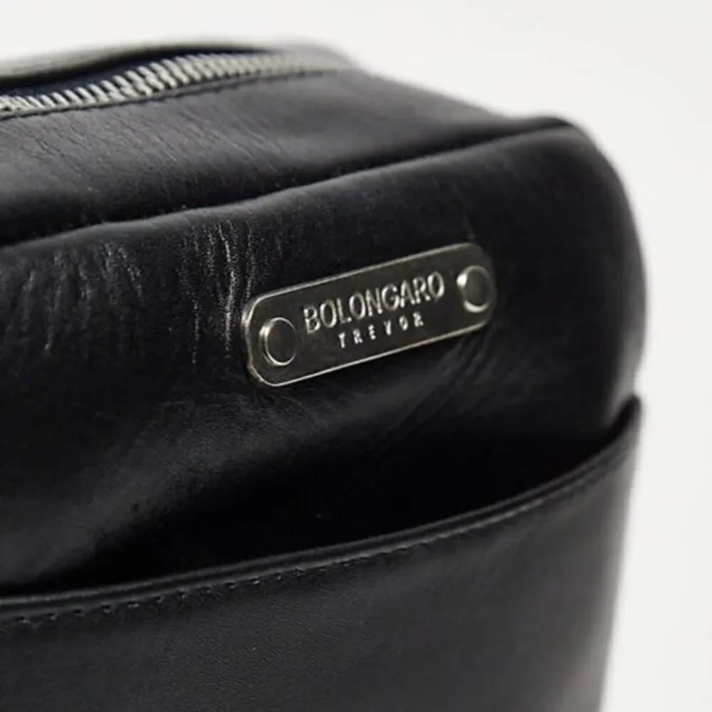 Bolongaro‎ Trevor Men's Skull Crossbody Bag 100 % Matte Leather Adjsutable Strap